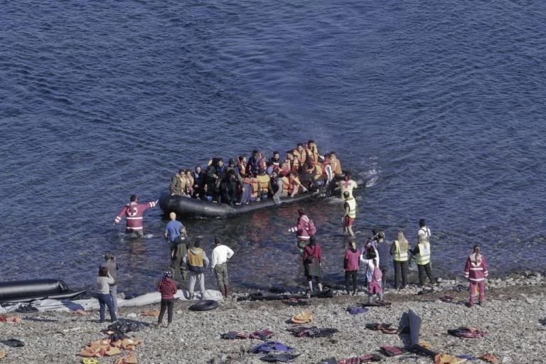 Σε εξέλιξη υβριδικό σχέδιο κατά της Ελλάδας: Άνοιξε τις πόρτες ο Ερντογάν – 33% η αύξηση προσφύγων και μεταναστών στα νησιά